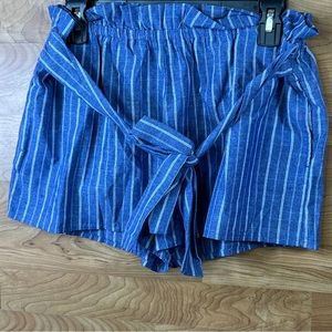 Love tree Medium Woven Blue/white Paperbag Toe Shorts with Pockets